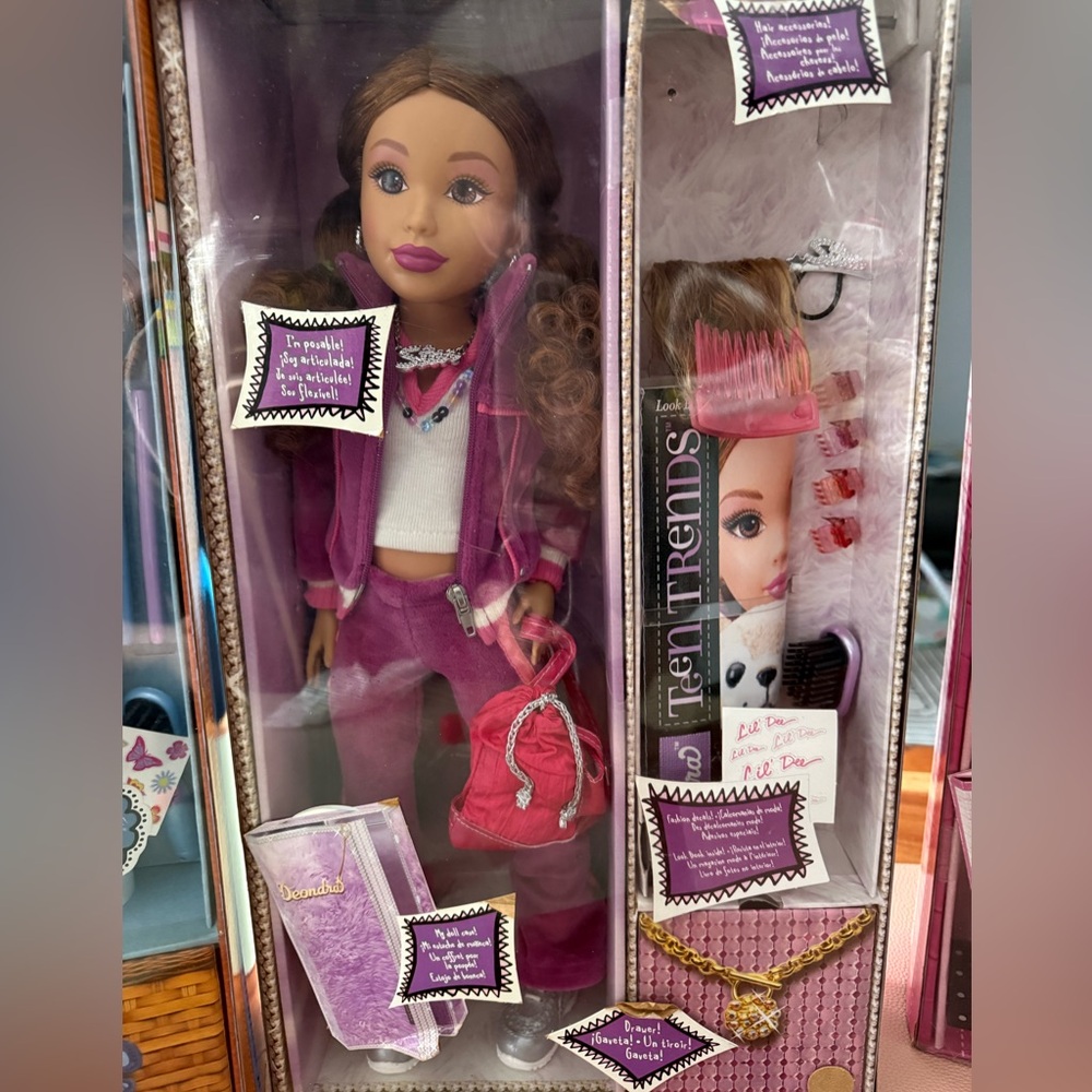 New vintage Teen Trends Fashion Doll with accessories
